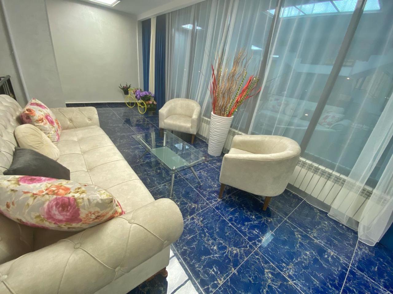 Grand Villa Turkistan Extérieur photo